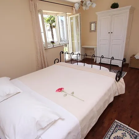 Anna Apartment